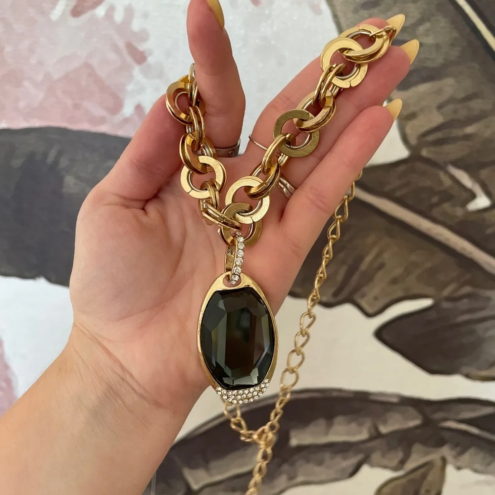 NWOT Gold  tone long necklace costume jewelry crystal oval stone pendant